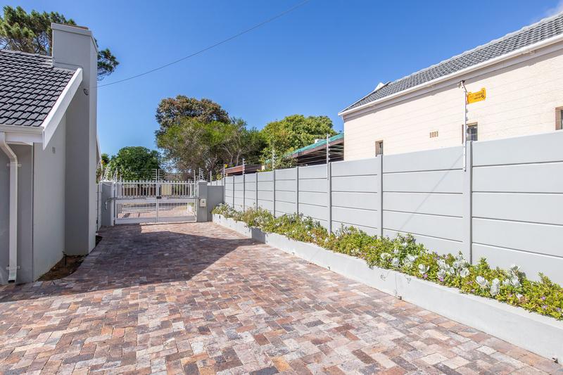 To Let 1 Bedroom Property for Rent in Meadowridge Western Cape